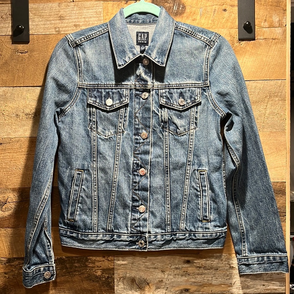 GAP Denim Jean Jacket size XS - LIKE NEW